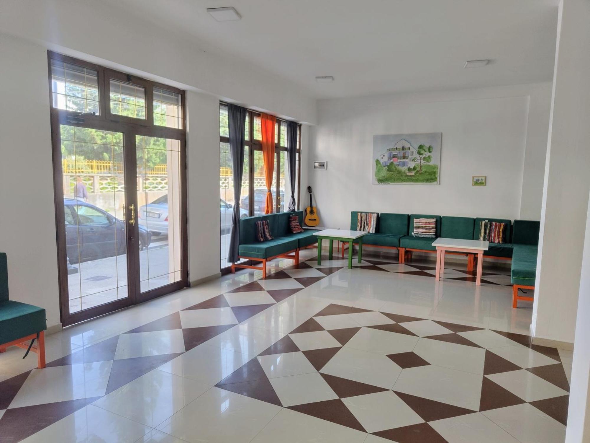Tias Hostel Shkodër 外观 照片