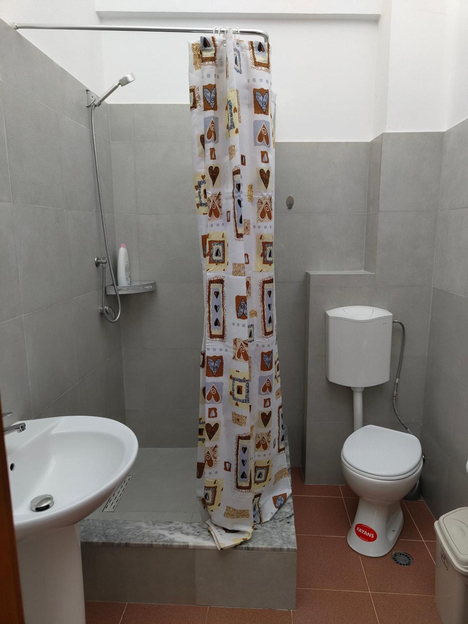 Tias Hostel Shkodër 外观 照片
